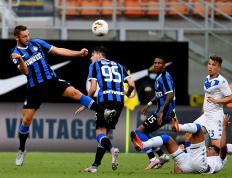 IM体育在线注册-包含国际足球盛事激发热情，赛场熙熙攘攘的词条