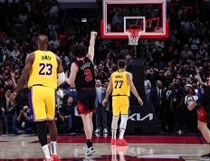 IM体育官方平台-湖人不敌爵士遭遇连败，詹姆斯分未能扭转颓势的简单介绍