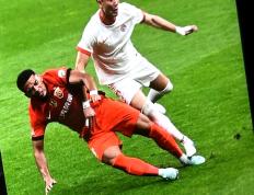 IM体育App下载-队员在比赛中被暴力对待，事件引发关注