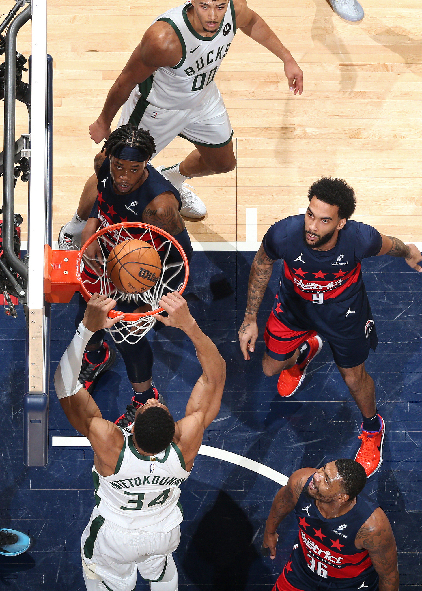 IM体育官网入口-奇才鏖战雄鹿B队，波特打破历史纪录