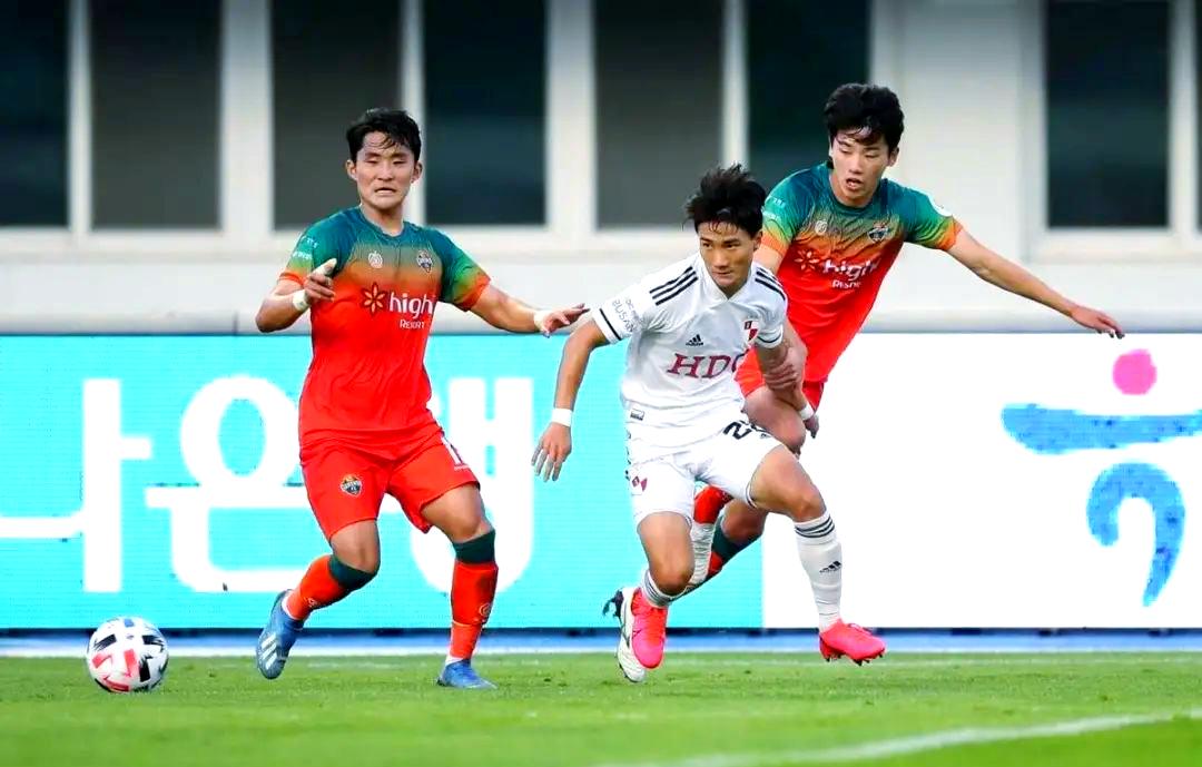 IM体育app-实力悬殊的较量中，双方展现出不同的技巧的简单介绍