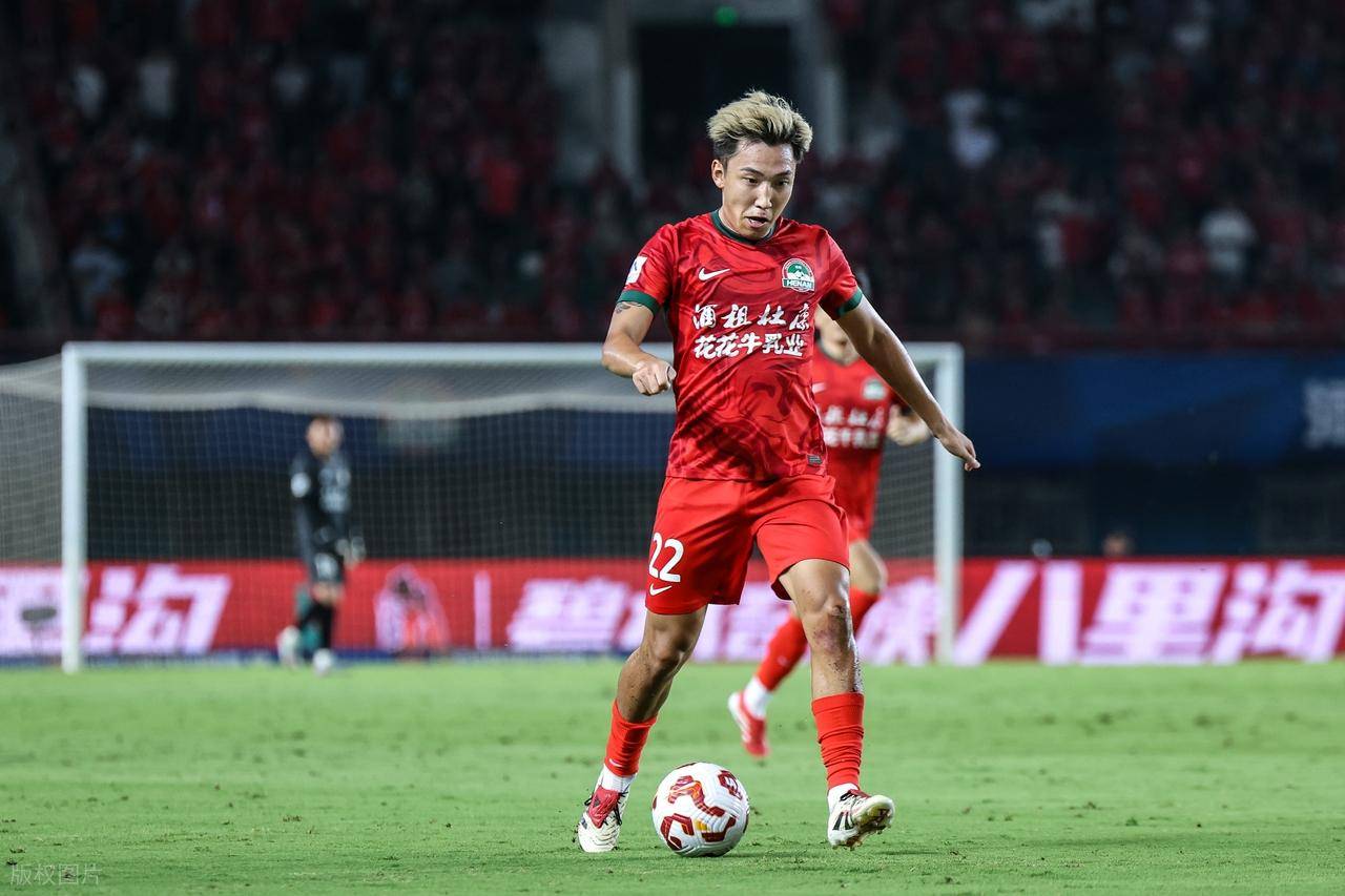 IM体育-河南队防守端表现出色，稳步提升排名