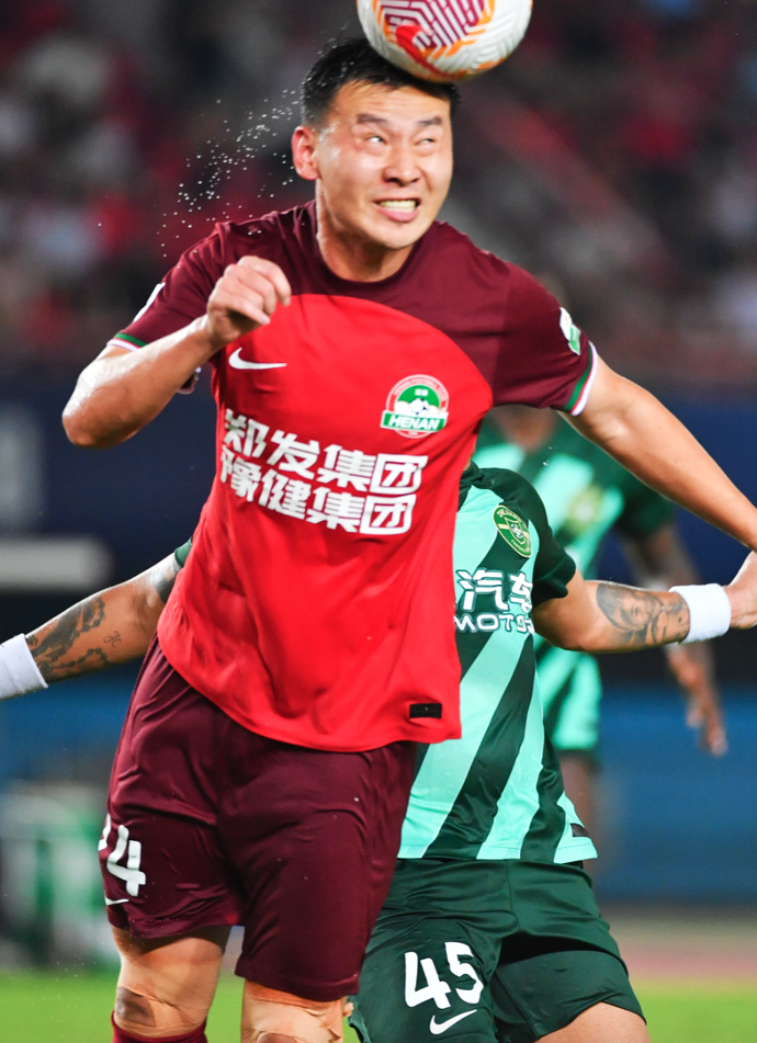 IM体育-河南队防守端表现出色，稳步提升排名