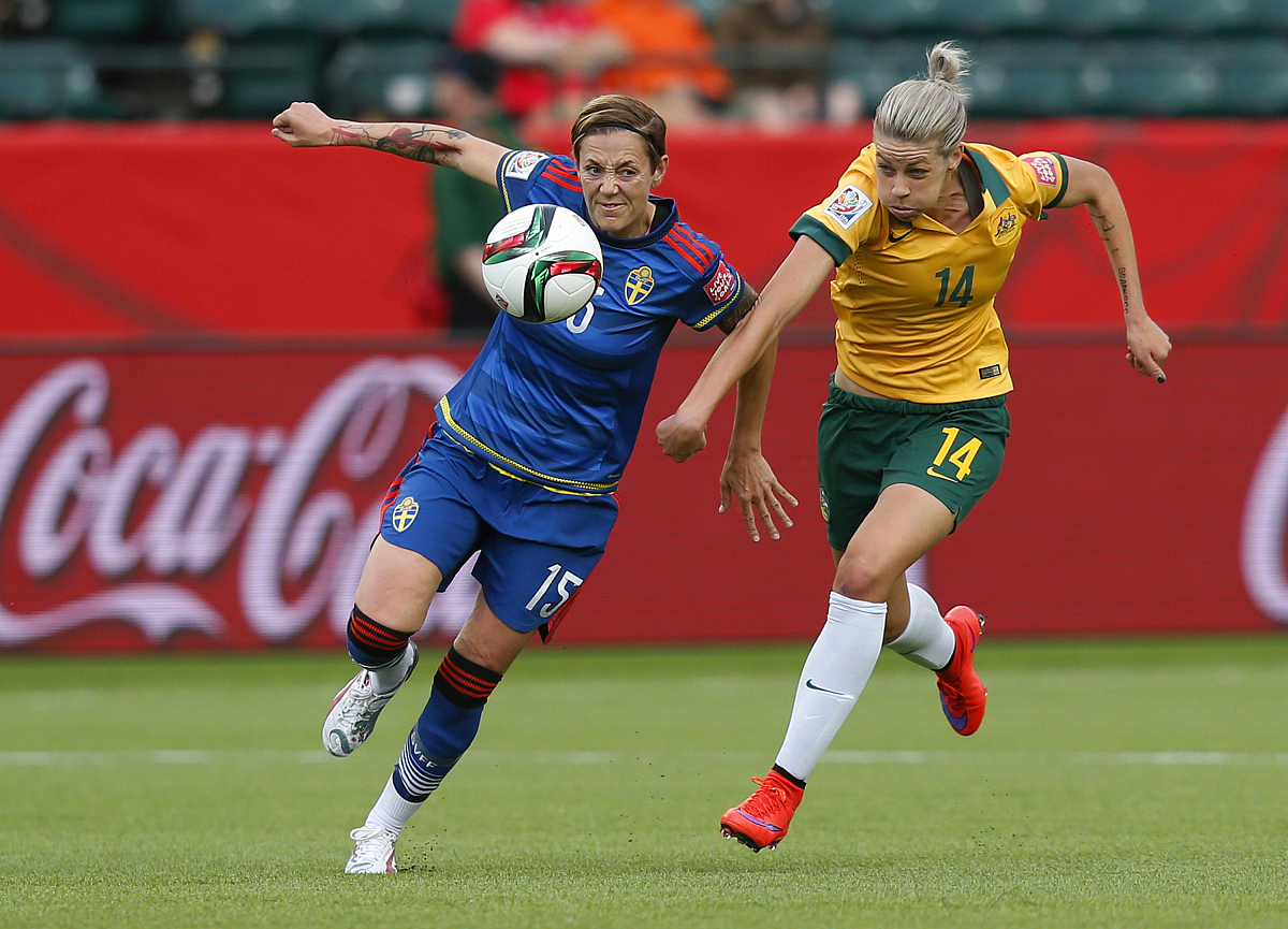 IM体育注册链接-包含欧洲足球赛场上演精彩战役，球员力求卓越表现的词条